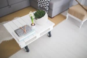 Maid Cleaning Nashville Home 01