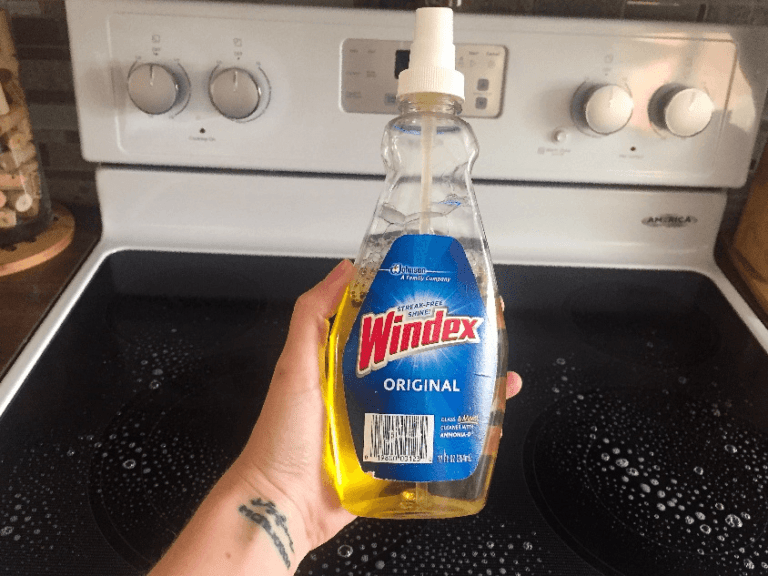 The Best and Fast Trick to Cleaning a Greasy Stove Top